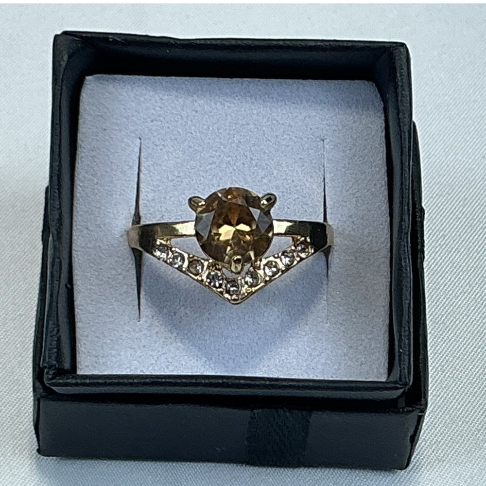 Gold Tone Champagne Oval Rhinestone Chevron Ring Clear Accent Costume Jewelry 8